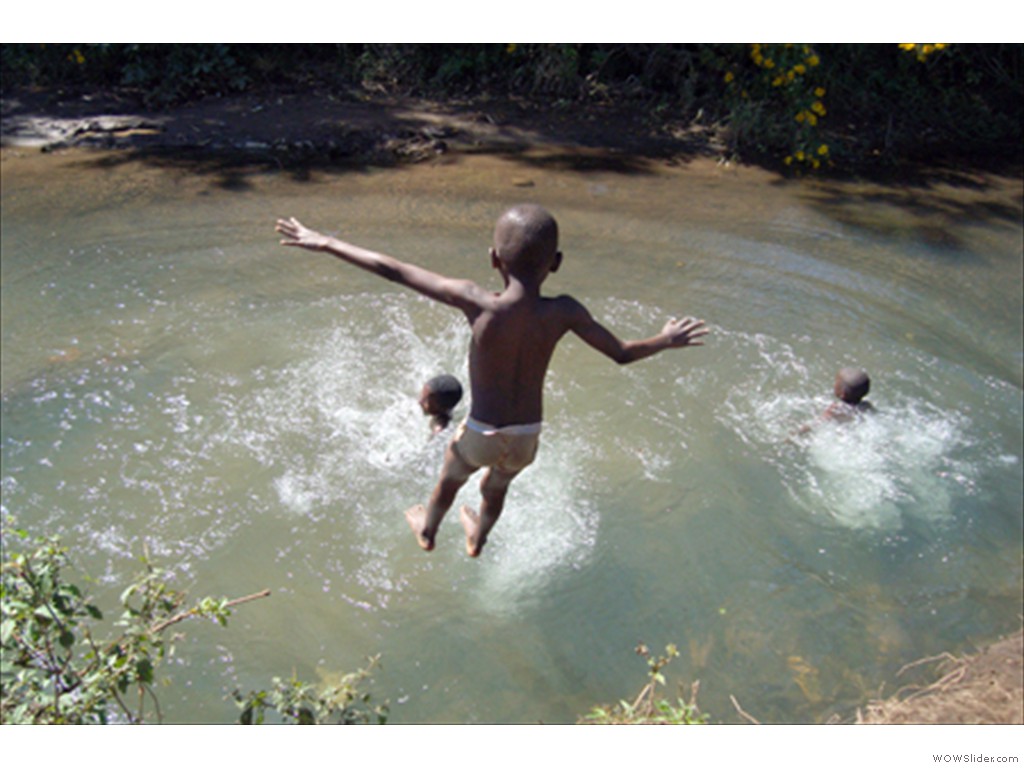 Mulanje at rhe river1002